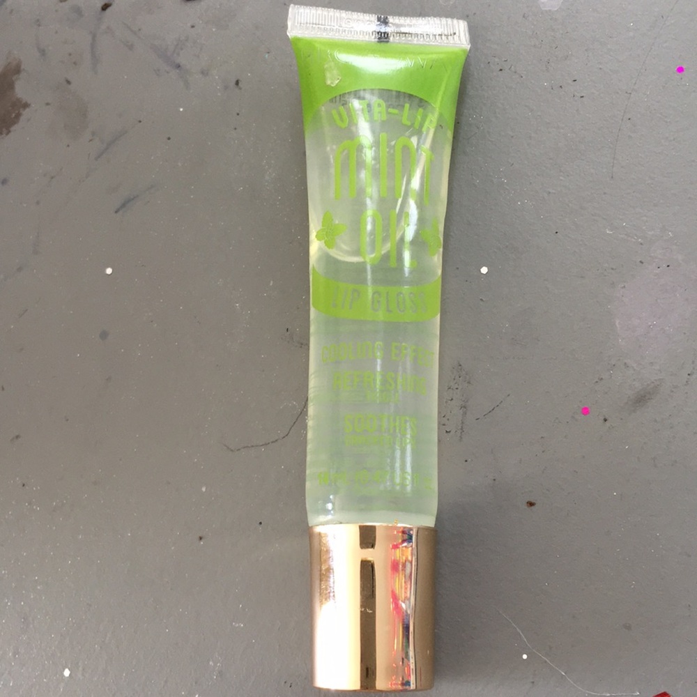 Unused ultra lip meant oil lip gloss